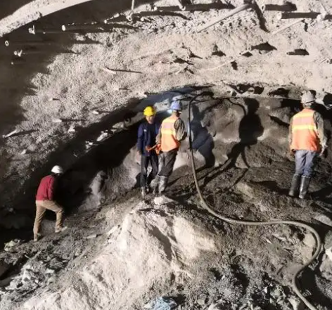 兴隆华侨农场拱顶带模注浆料的施工流程及注意事项